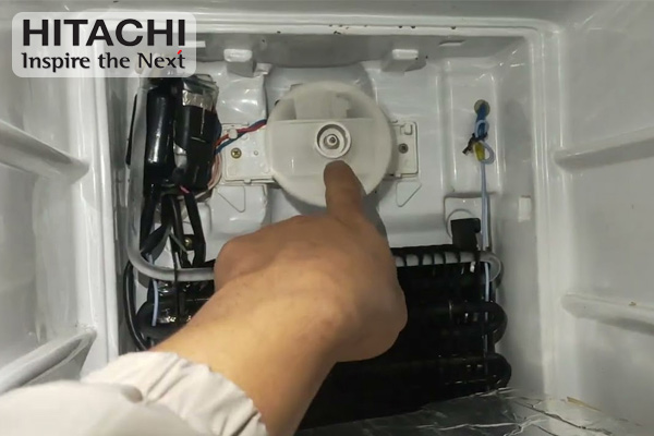 dau-hieu-nhan-biet-quat-gio-tu-lanh-hitachi-bi-hong dấu hiệu nhận biết quạt gió tủ lạnh Hitachi bị hỏng